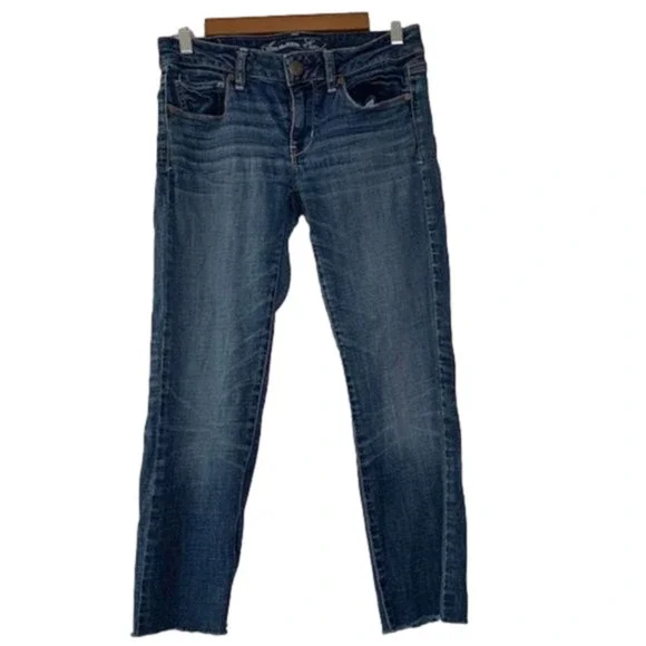 American Eagle Women's Stretchy Skinny Jeans Size 6 - Picture 1 of 5